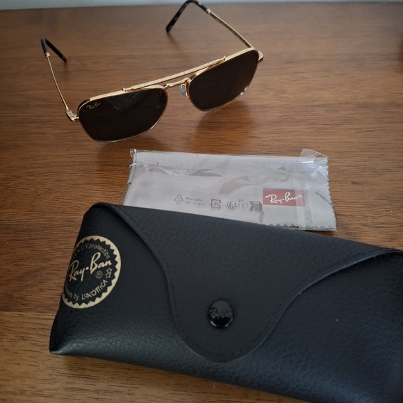 Ray-Ban New Caravan 3636 Gold Frames Green G-15 Lenses EUC - Picture 4 of 16
